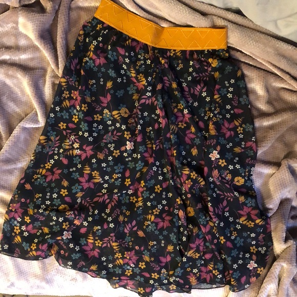 LuLa Roe floral skirt